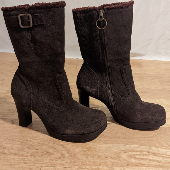 Candie's Shoes - Candies Brown Suede Ankle Boots with Fur Lining, Size 8.5